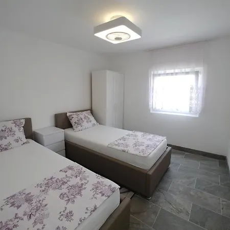 Tindorf Apartment